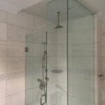 Shower installation with fibreglass