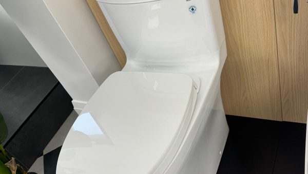 New Toilet Installation and Replacement service in Etobicoke by Plumber To Your Door